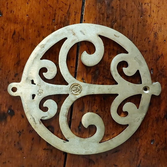 Virginia Metalcrafters Brass Door Plate, 1976 - Picture 2 of 7